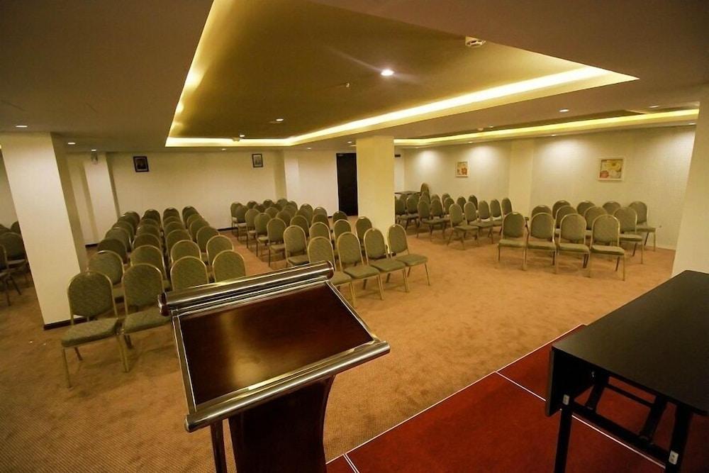 Zia Boutique Hotel Batam Exterior photo